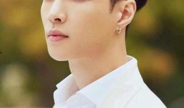 爆料娱乐圈小生,神秘女友曝光，恋情真相引热议